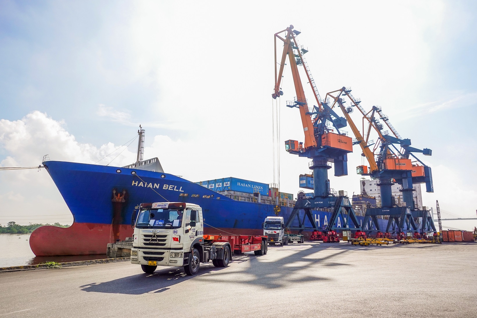 Đẩy mạnh tuyến 'nội Á', HAH mở tuyến tới Cảng Liên Vân – Trung Quốc